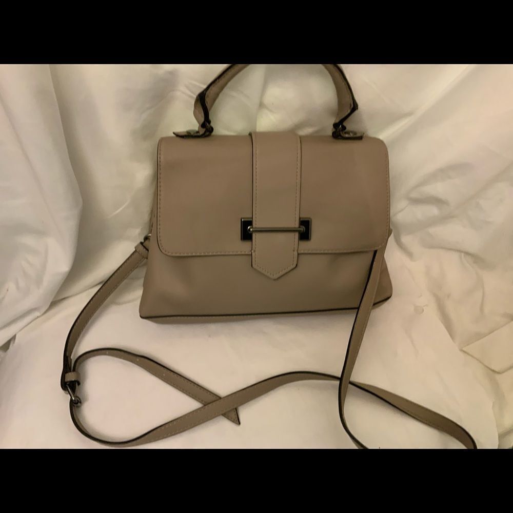 New Vera Wang Simply Vera Soft Pink Purse Hand Bag Shoulder Bag Faux leather